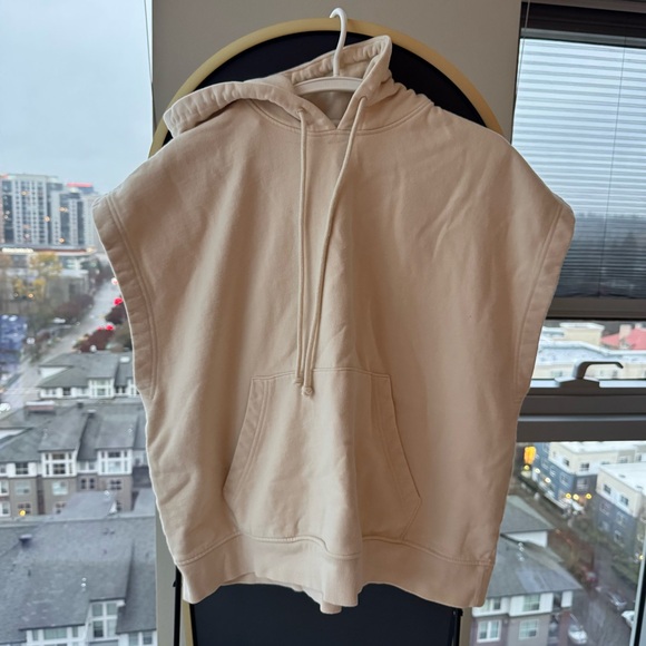 Zara Women's Cream Hoodied Vest - Picture 2 of 6